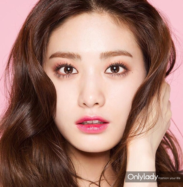 【发型屋】韩国女星nana夺世界最美面孔 发型到底加了图片