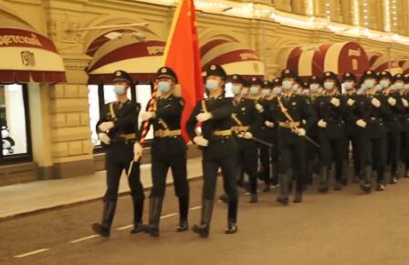 【帅气】中国军人红场彩排唱喀秋莎 队伍整齐歌声嘹亮