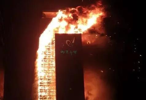 【突发】33层高楼烧成火柱是怎么回事 后续结果是什么