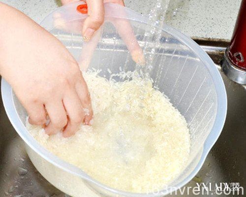 【论美子】洗米水美白吗 揭秘米水神奇的美容功效