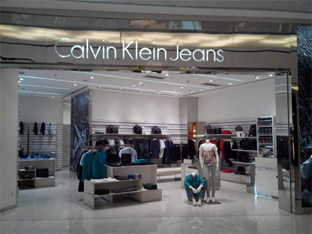 美国设计师品牌Calvin Klein全新广告片辣眼睛？